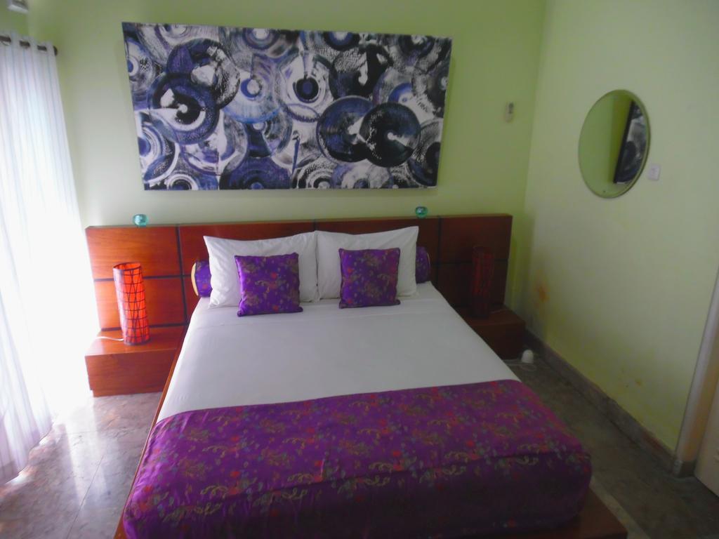 Lazy Monkey Senggigi Room photo