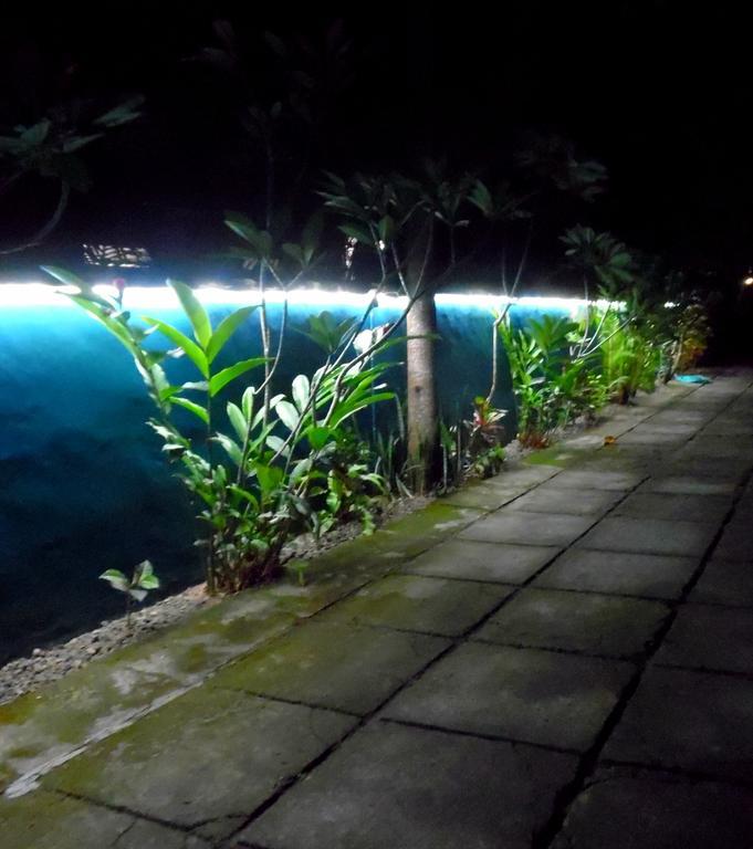 Lazy Monkey Senggigi Exterior photo