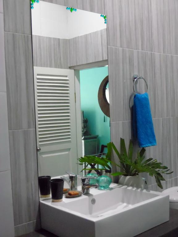 Lazy Monkey Senggigi Room photo