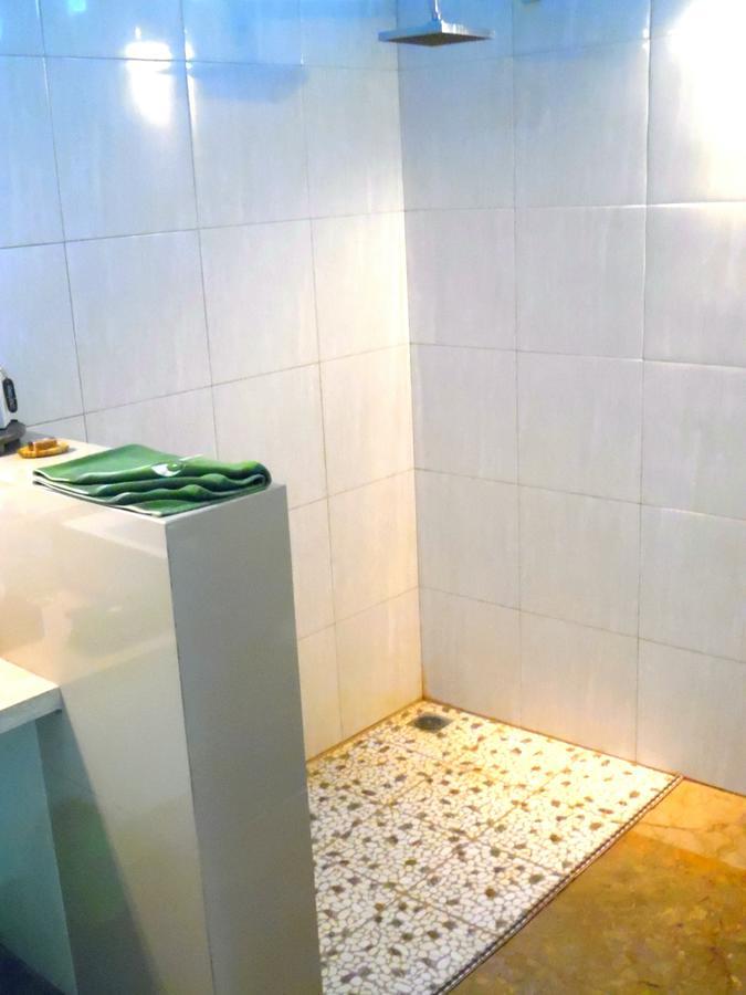 Lazy Monkey Senggigi Room photo